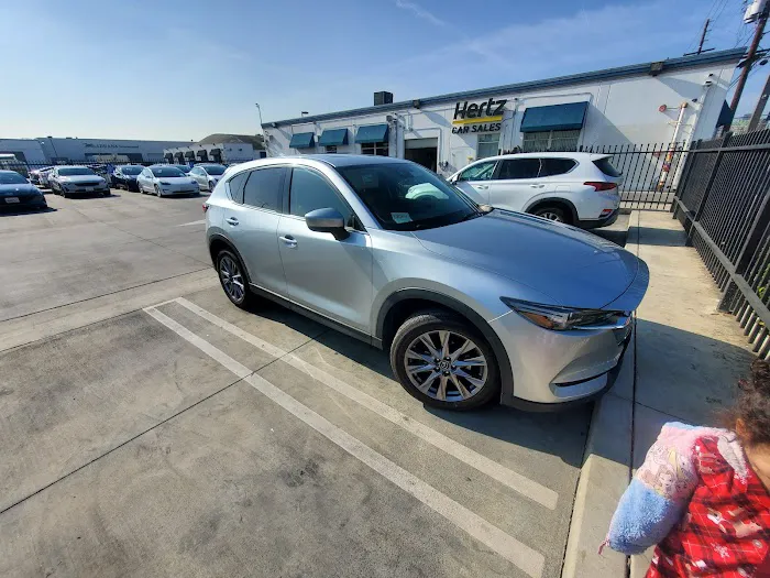 Uber Car Rentals by Hertz Picture 10