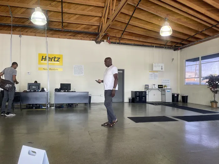 Uber Car Rentals by Hertz Picture 8