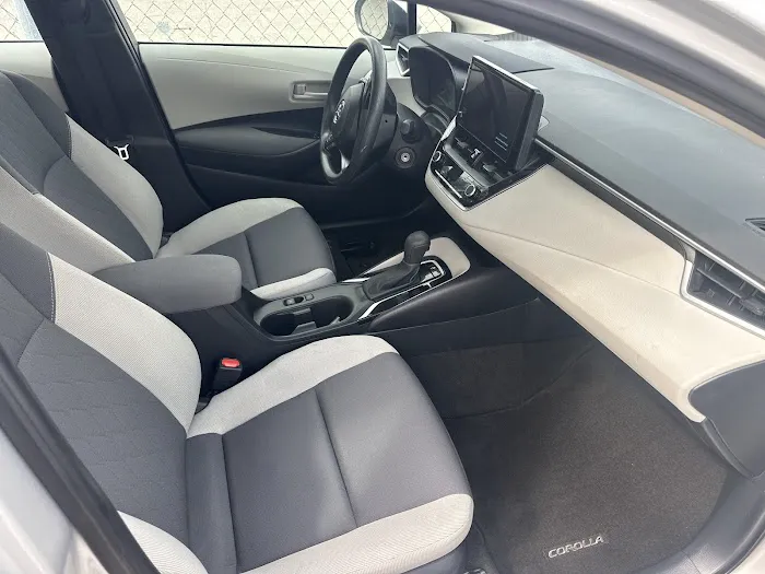 Zezgo car rental Picture 1