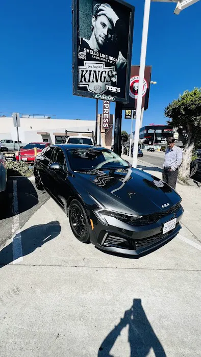 Hertz Car Rental - Los Angeles - Westwood Boulevard Picture 6