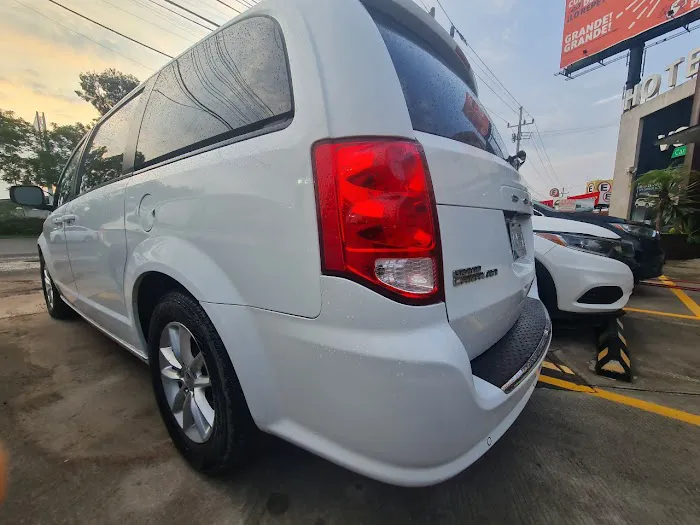 Veico Car Rental Picture 2