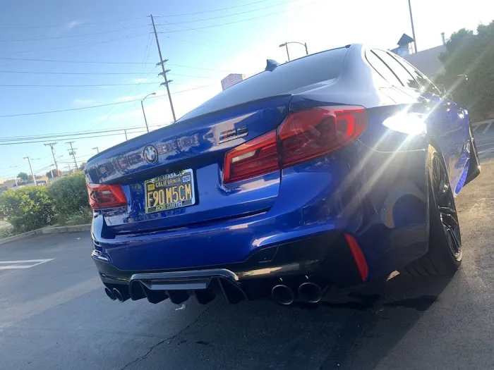 Black & Blue Luxury Sport Rentals Inc Picture 4