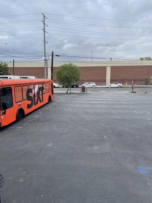 SIXT Rent a Car Los Angeles Int Airport Picture 8