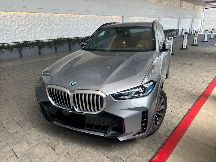 SIXT Rent a Car Los Angeles Int Airport Picture 7