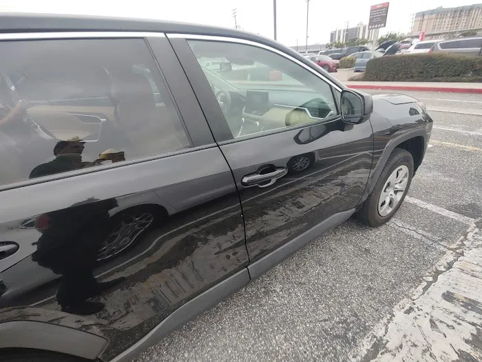Avis Car Rental Picture 7