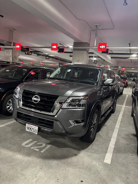 Avis Car Rental Picture 1