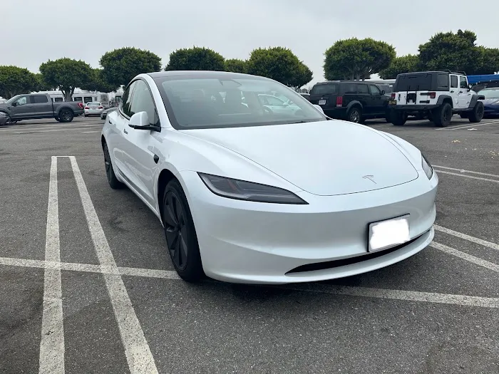 Pacific Coast Car Rental Picture 5