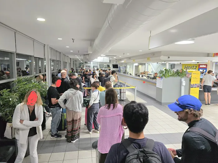 Hertz Car Rental Picture 8