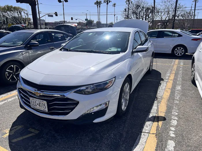Hertz Car Rental Picture 9