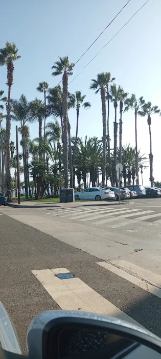 LA OC CAR RENTAL Picture 7