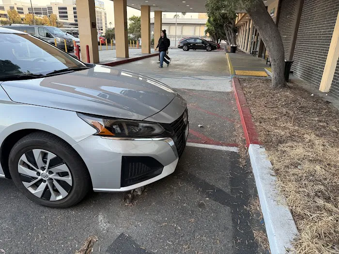 Priceless Car Rental LAX Picture 10