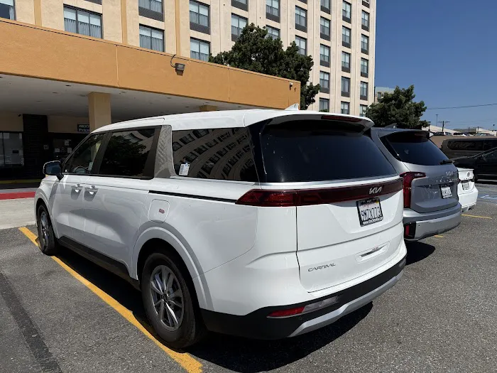 Priceless Car Rental LAX Picture 7