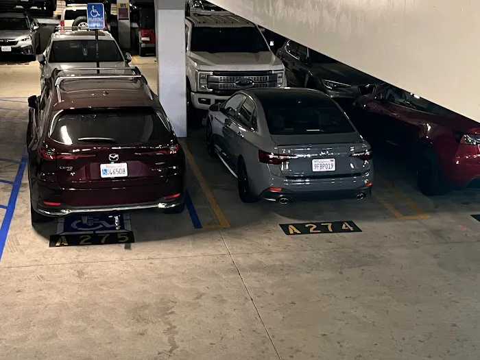 Dollar Car Rental - Dsh Lax Marriott Hotel Picture 7