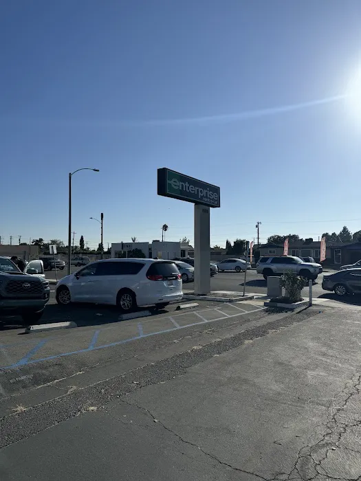 Enterprise Rent-A-Car Picture 4