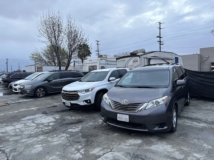 Datong 24 hour car rental Picture 6