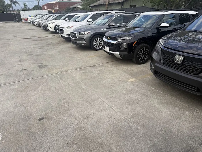 Datong 24 hour car rental Picture 3