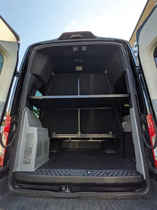 WIHA MotorCars 威漢汽車 (Sprinter Passenger Van Rental) Picture 4