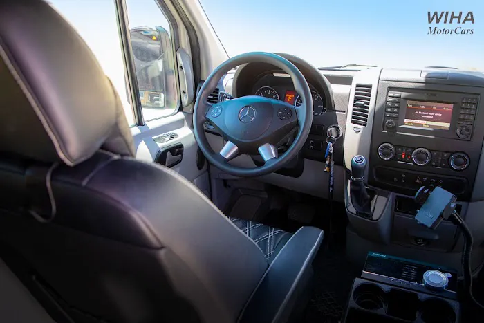 WIHA MotorCars 威漢汽車 (Sprinter Passenger Van Rental) Picture 3