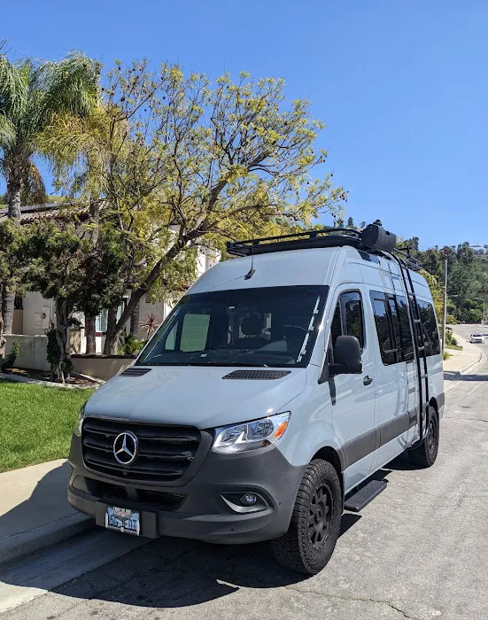 WIHA MotorCars 威漢汽車 (Sprinter Passenger Van Rental) Picture 10
