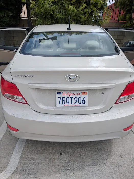 Hertz Car Rental - Santa Ana - South Main Street Picture 4