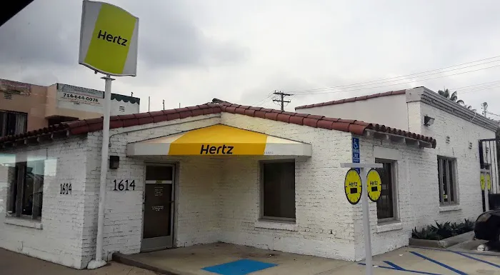 Hertz Car Rental - Santa Ana - South Main Street Picture 3