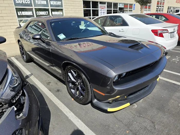 Lee Car Rental Picture 2