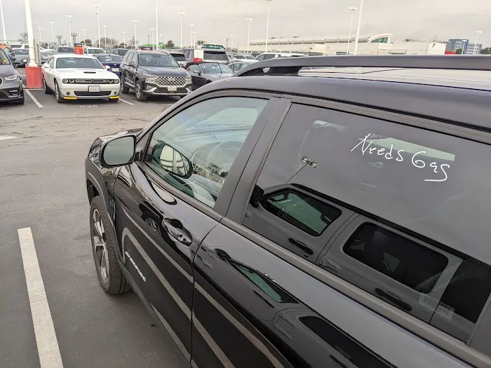 Avis Car Rental Picture 1