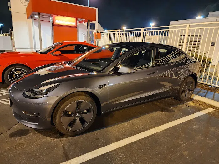 Avis Car Rental Picture 2