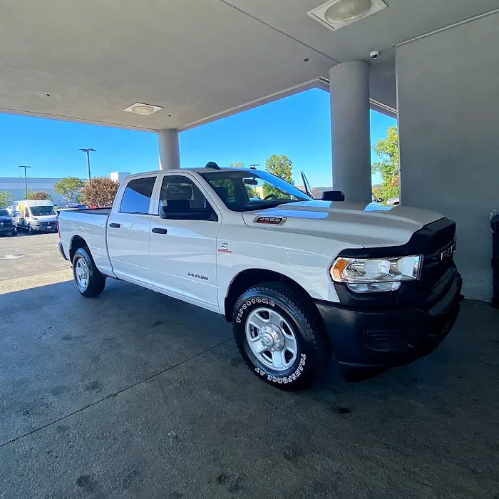 Eight Rental | Unlimited Concierge | Cars. RVs. Boats. Camping Gear etc Picture 2