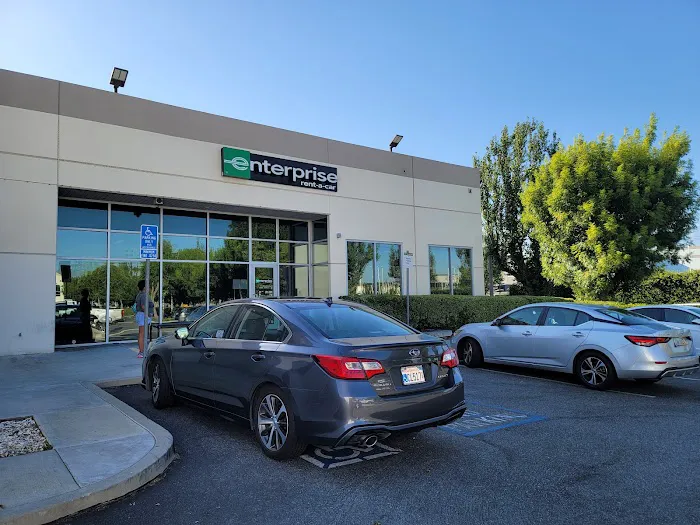 Enterprise Rent-A-Car Picture 1