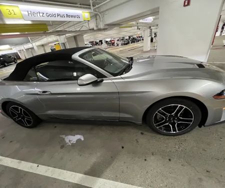 Hertz Car Rental - Santa Ana - John Wayne Airport (SNA)