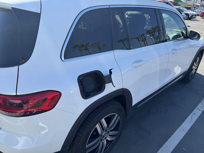 Avis Car Rental Picture 9