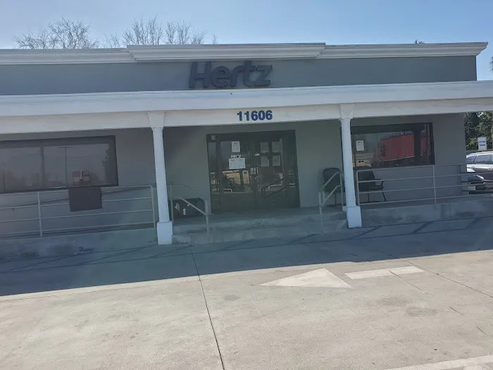 Hertz Car Rental - El Monte - Garvey Avenue Picture 6