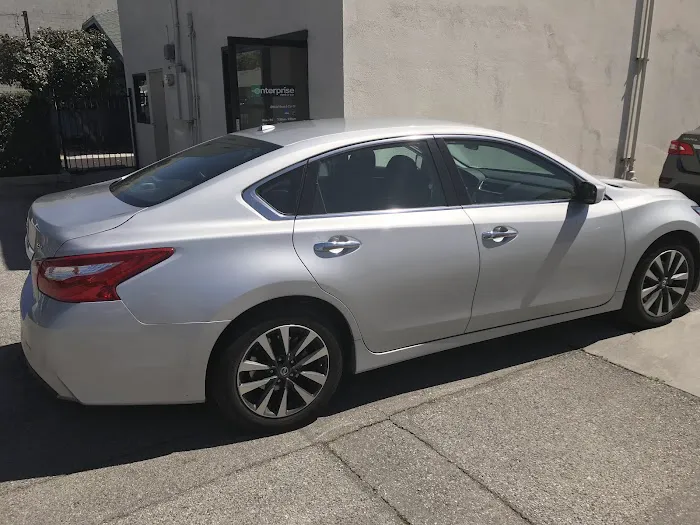 Enterprise Rent-A-Car Picture 1