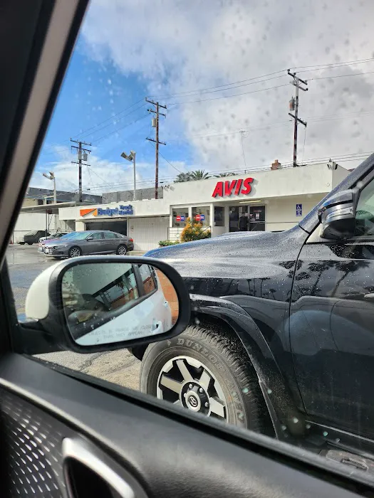 Avis Car Rental Picture 2
