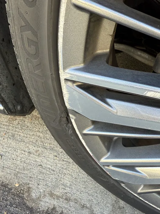 Avis Car Rental Picture 6