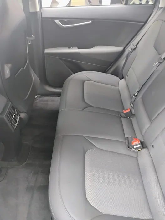 Avis Car Rental Picture 7