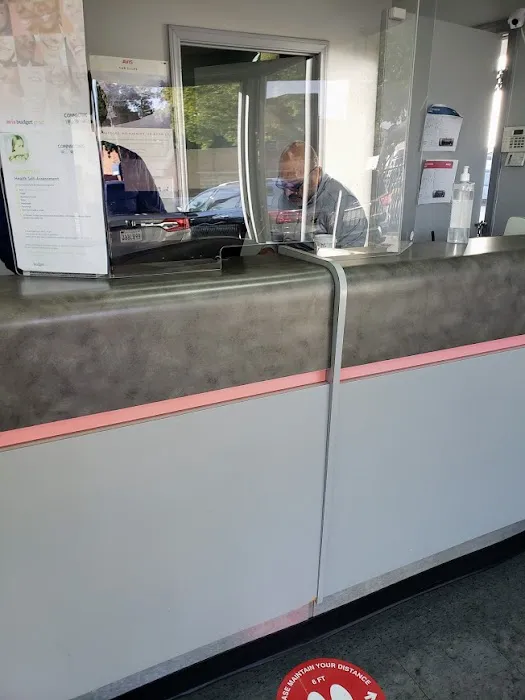 Avis Car Rental Picture 1