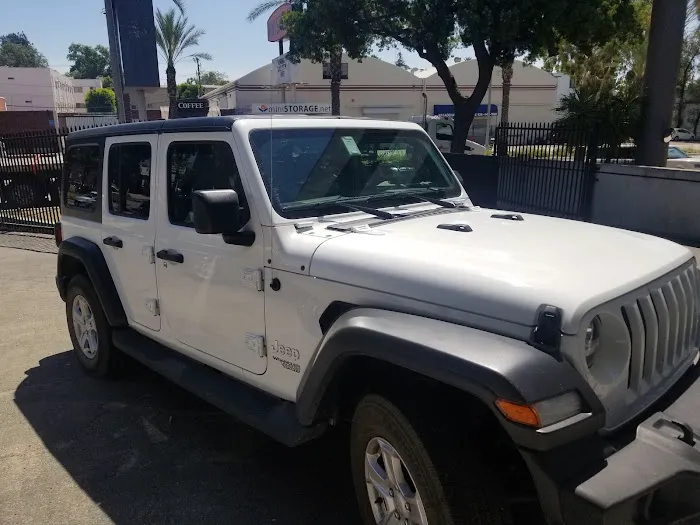 Avis Car Rental Picture 3