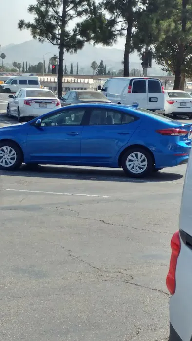 Hertz Car Rental Picture 4