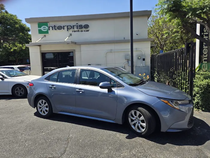 Enterprise Rent-A-Car Picture 2