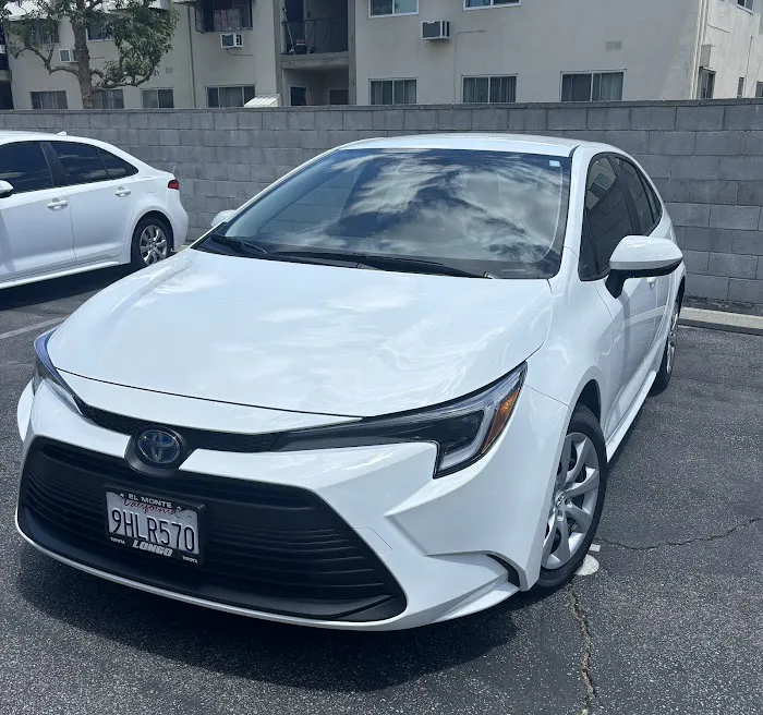 LA Luxury Car Rental Picture 5