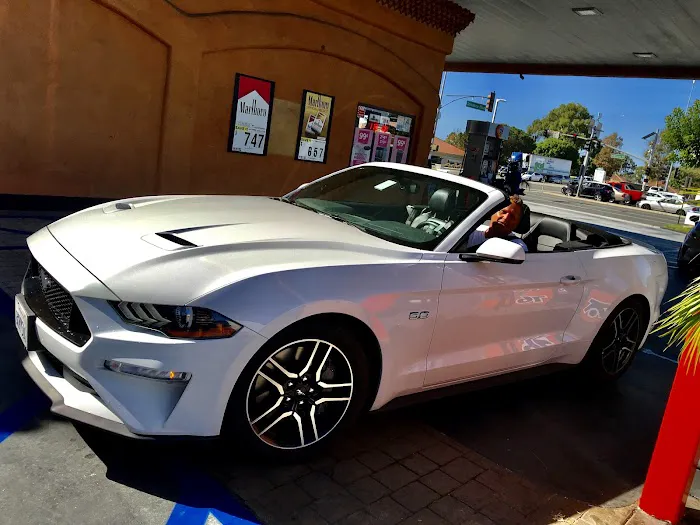 Avis Car Rental Picture 2