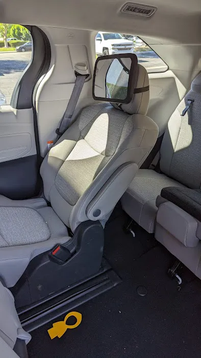 Avis Car Rental Picture 2