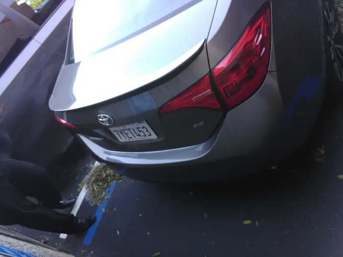 Hertz Car Rental - Irvine - Auto Center Drive Picture 8