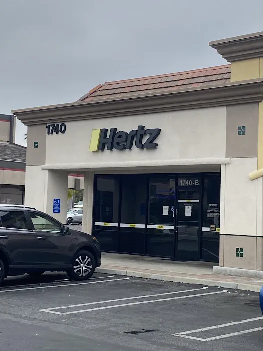 Hertz Car Rental - Redondo Beach - Aviation Boulevard Picture 1