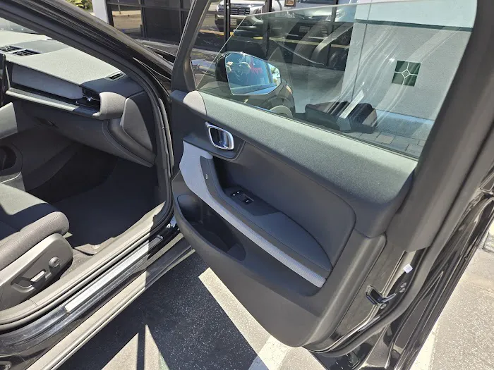 Hertz Car Rental - Redondo Beach - Aviation Boulevard Picture 3