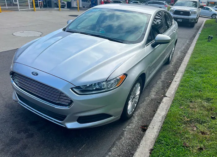 Sisters Cars Rentals Picture 9