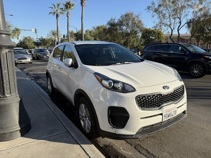 Sisters Cars Rentals Picture 5