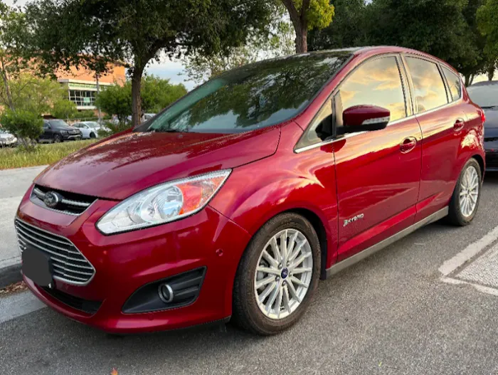 Sisters Cars Rentals Picture 3